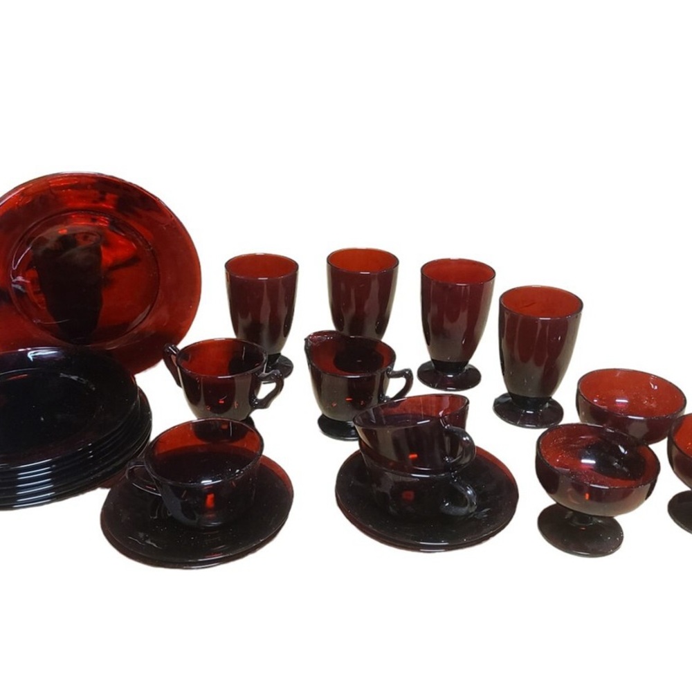 Elegant Red Glass Dinnerware Set